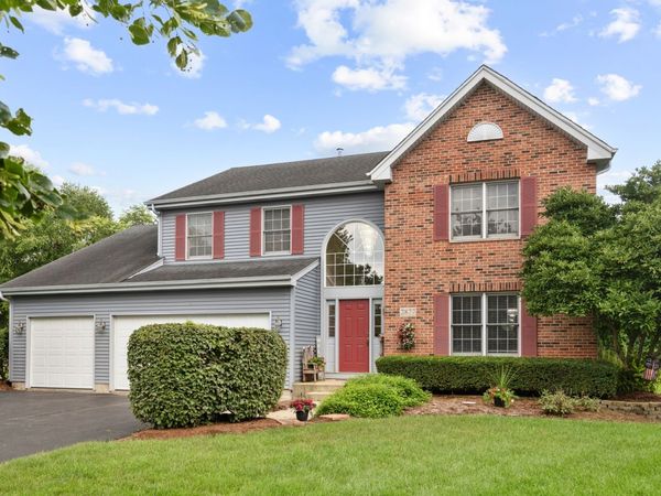 2877 Sarah Court , Elgin, IL 60124