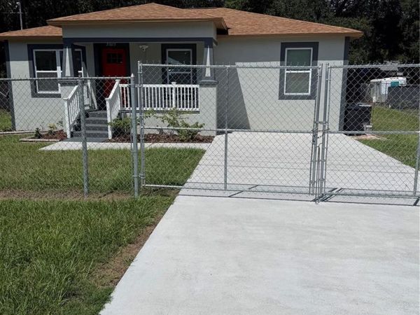 21015 MARKET STREET, DADE CITY, FL 33523