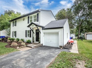 4387 Barton Road, Clarence, NY 14031
