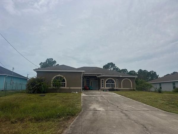 338 Pyramid Avenue , Other Florida, FL 33974