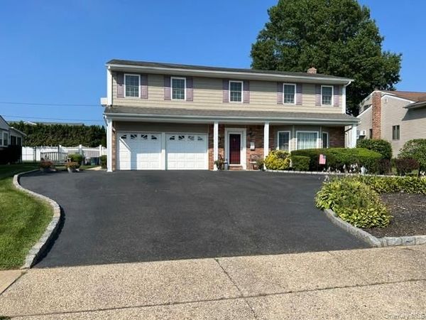 32 Columbine Lane, Kings Park, NY 11754