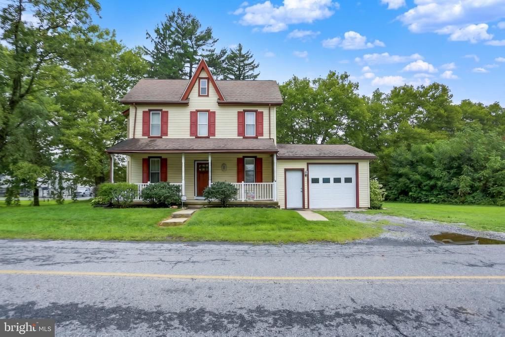 8 CEMETERY ROAD, FLEETWOOD, PA 19522