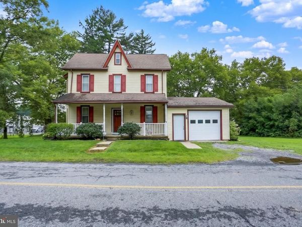 8 CEMETERY ROAD, FLEETWOOD, PA 19522