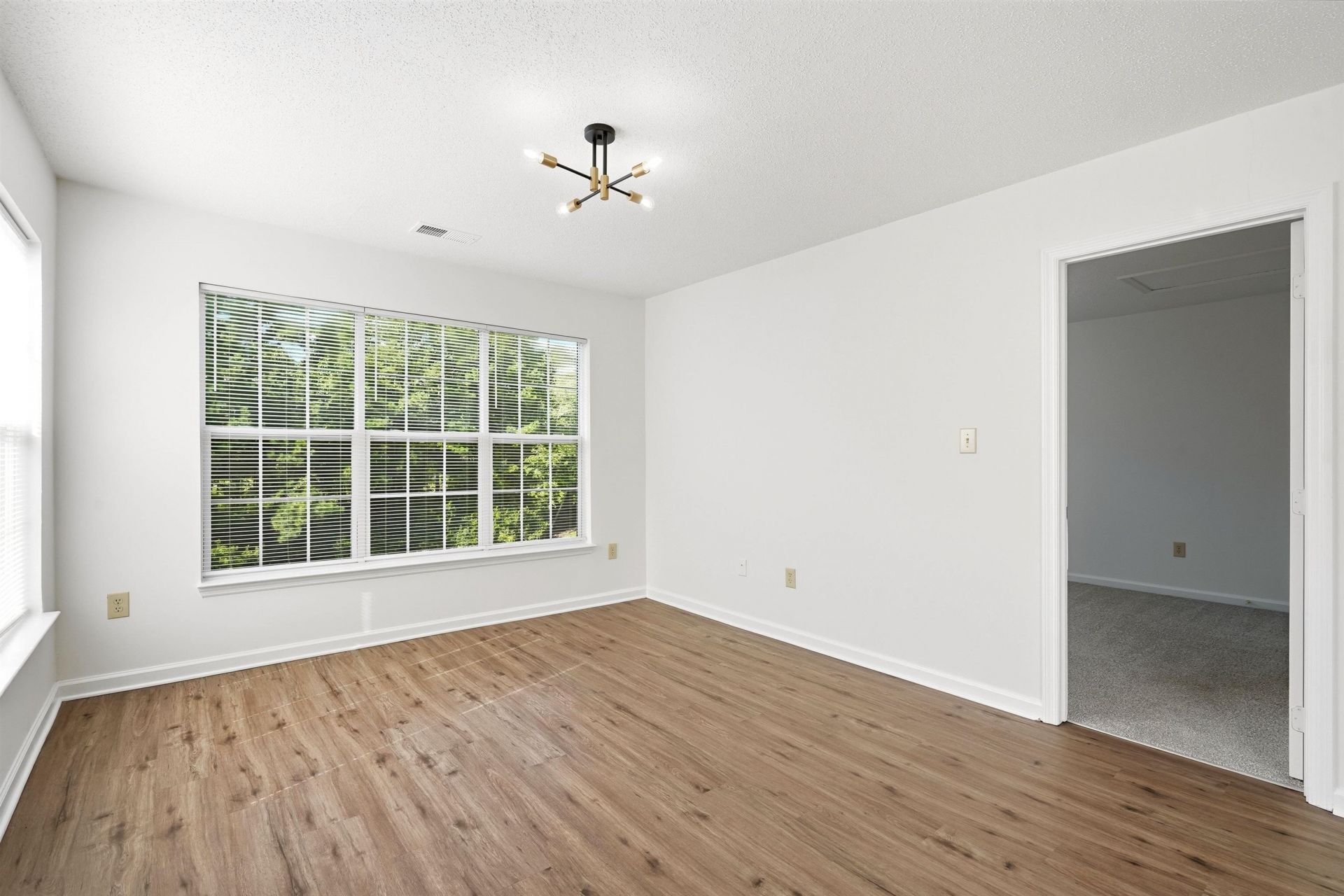 4254 Villas Dr. Photo 11