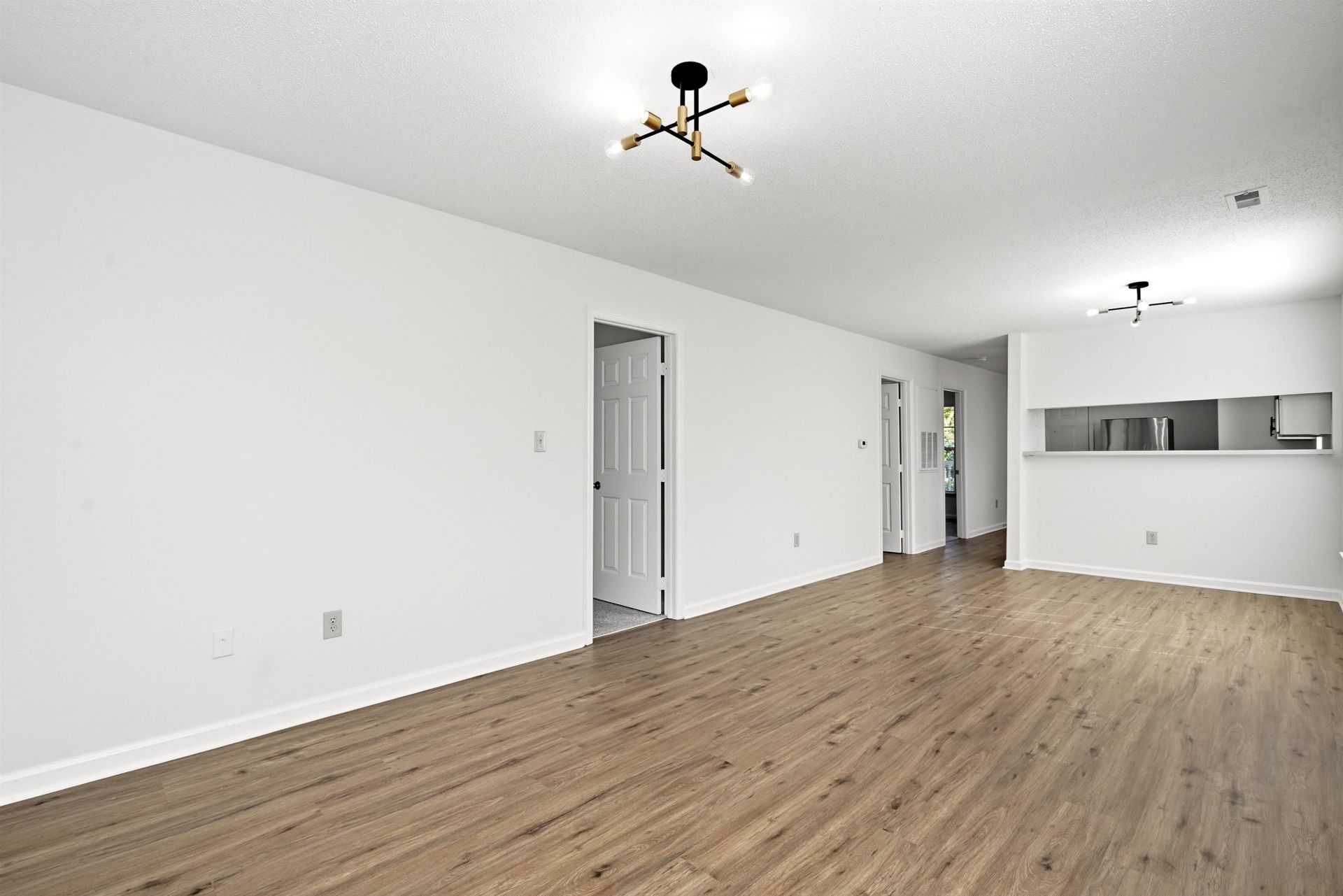 4254 Villas Dr. Photo 12