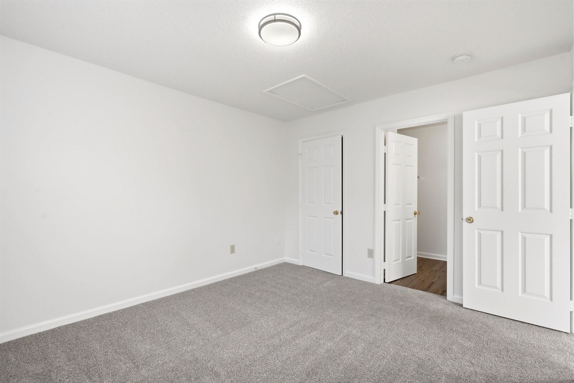 4254 Villas Dr. Photo 15