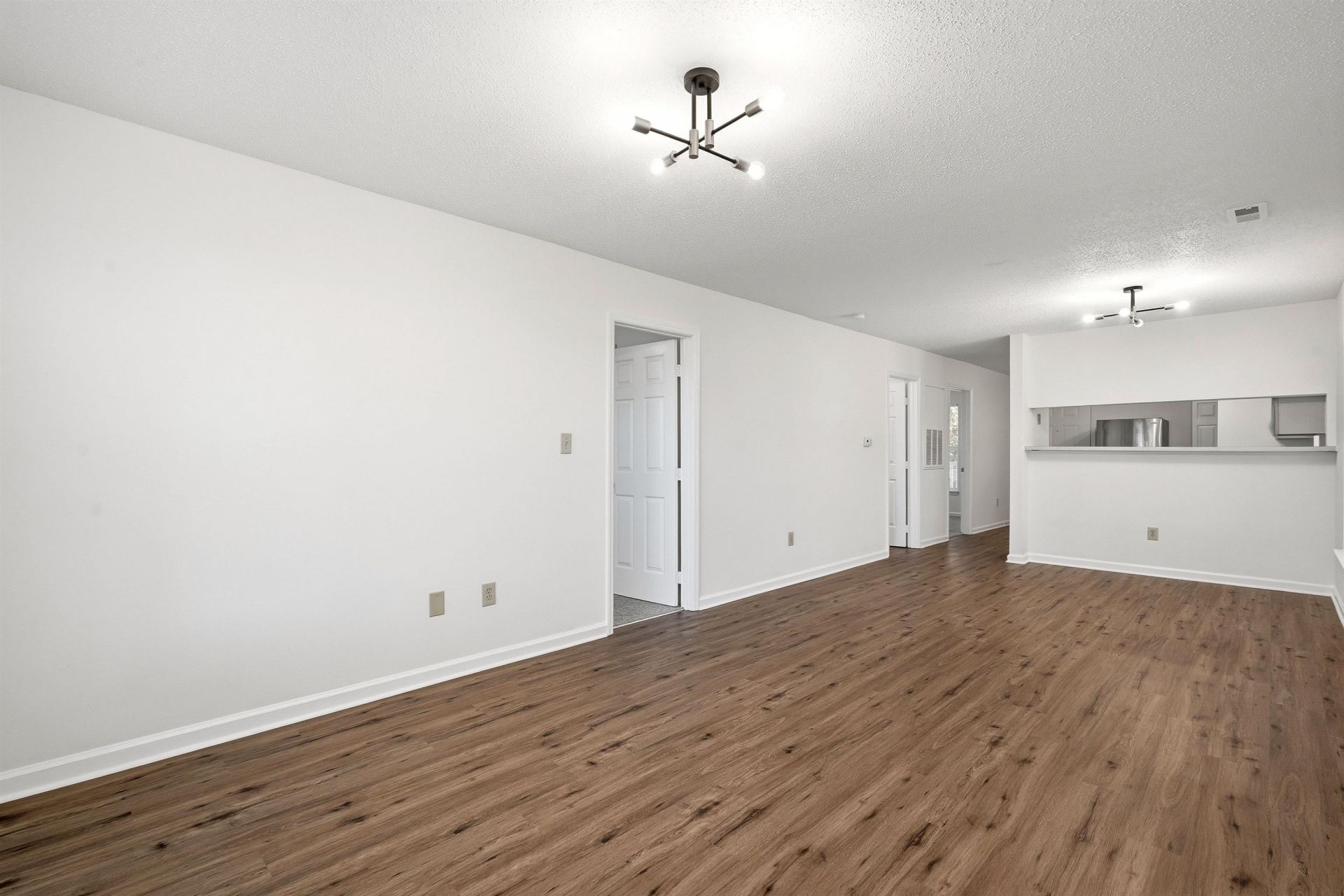 4239 Villas Dr. Photo 13