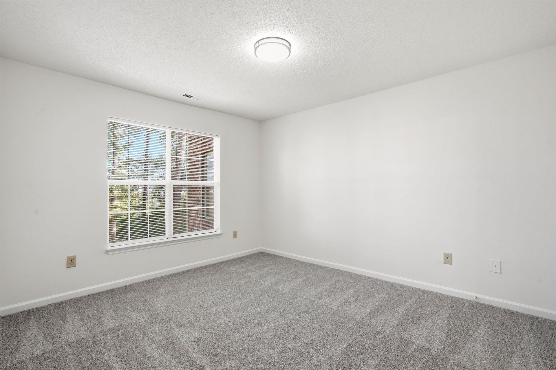 4239 Villas Dr. Photo 14