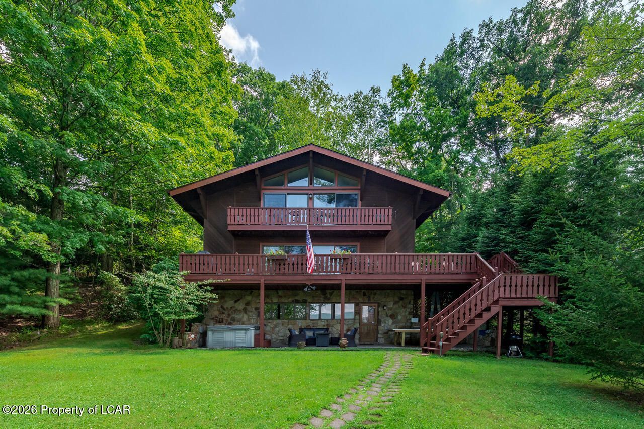 342 Four Seasons Drive Drums, PA 