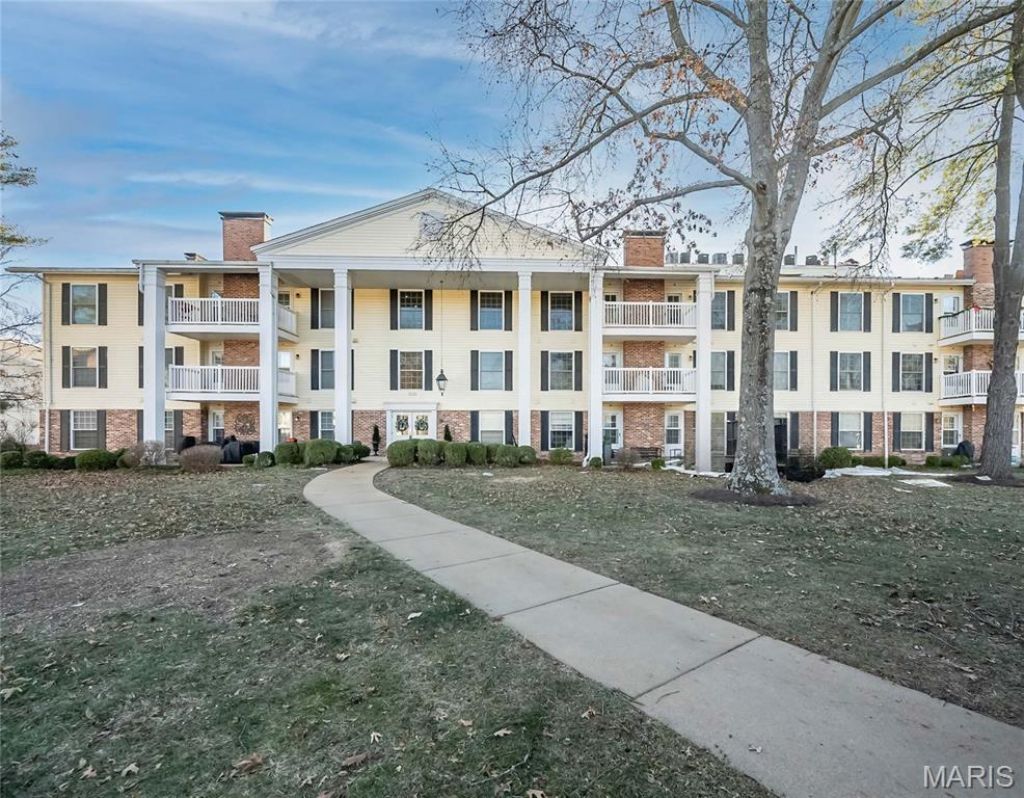 1512 Bedford Forge Court , Unit 19, Chesterfield, MO 63017 Main Photo