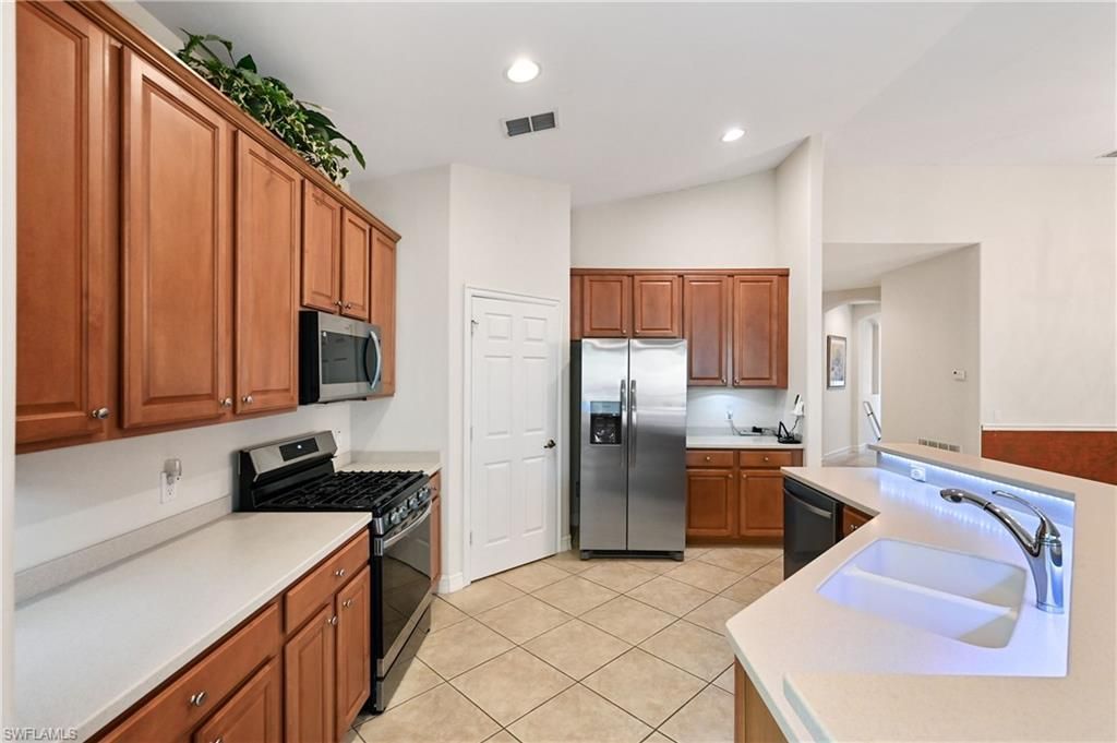1626 Tarpon Bay Dr S, Unit 202, Naples, FL 34119 Photo