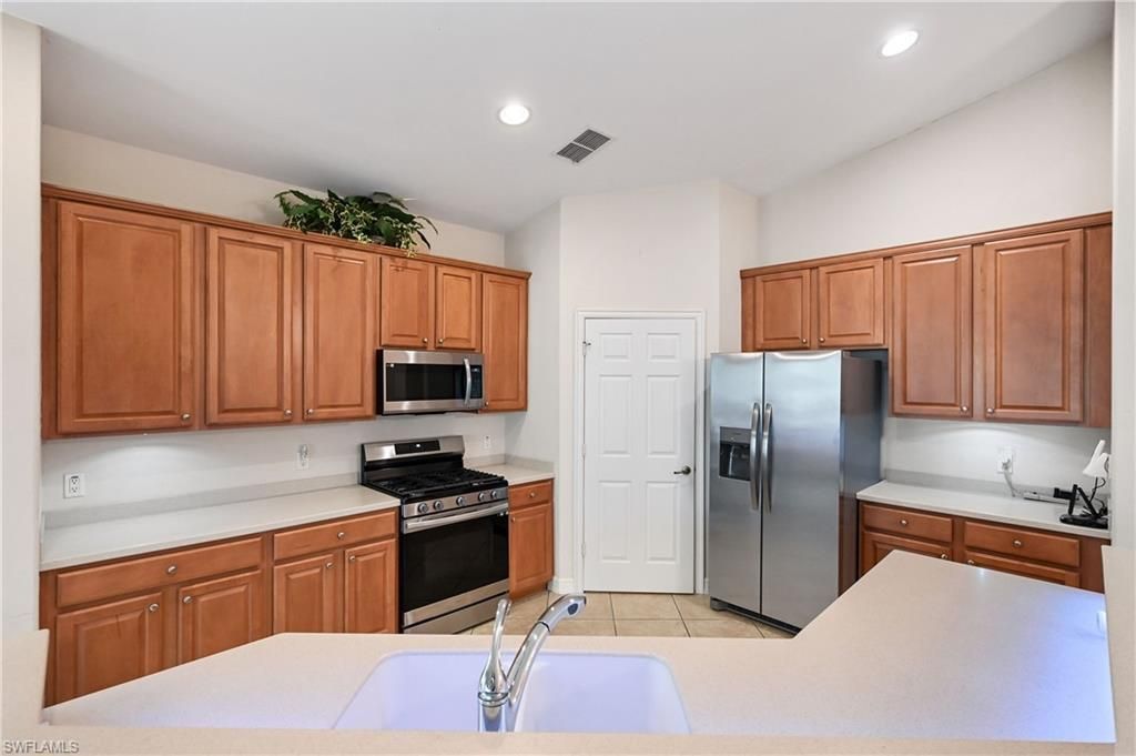 1626 Tarpon Bay Dr S, Unit 202, Naples, FL 34119 Photo