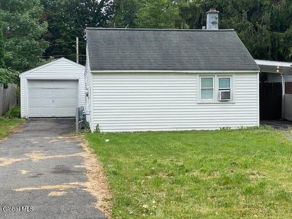 110 Nutwood Avenue, Schenectady, NY 12304