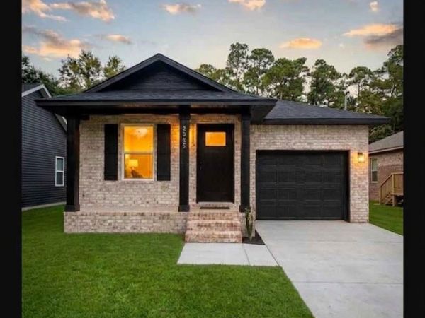 3053 N 15th Ave, Milton, FL 32571