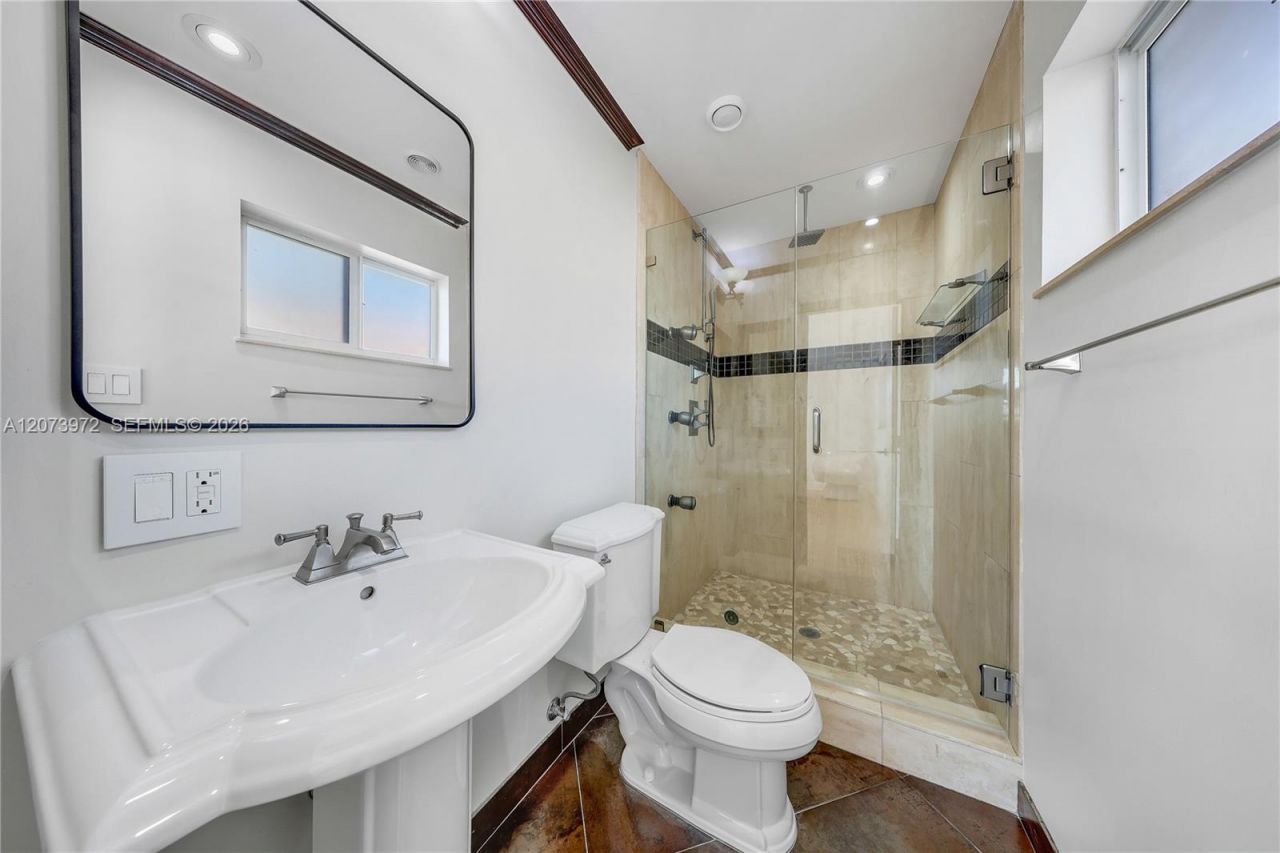 800 SE 3rd Ter , Pompano Beach, FL 33060 Photo