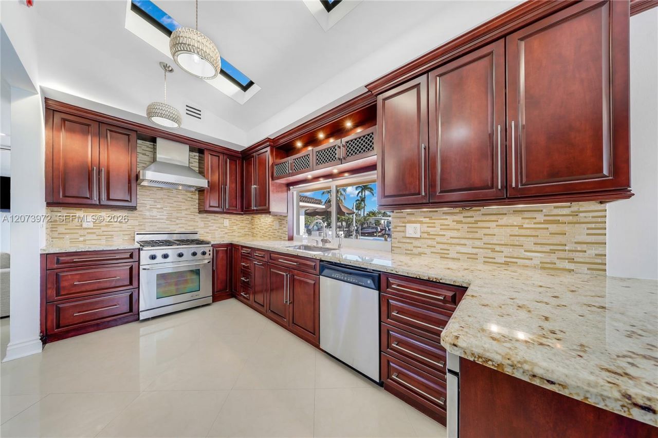 800 SE 3rd Ter , Pompano Beach, FL 33060 Photo