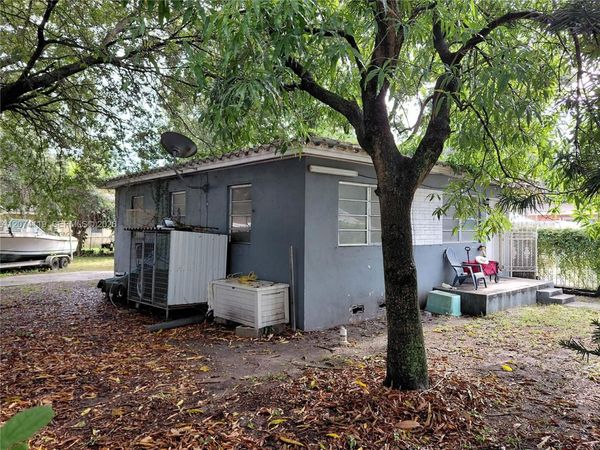 3300 NW 50th St , Miami, FL 33142