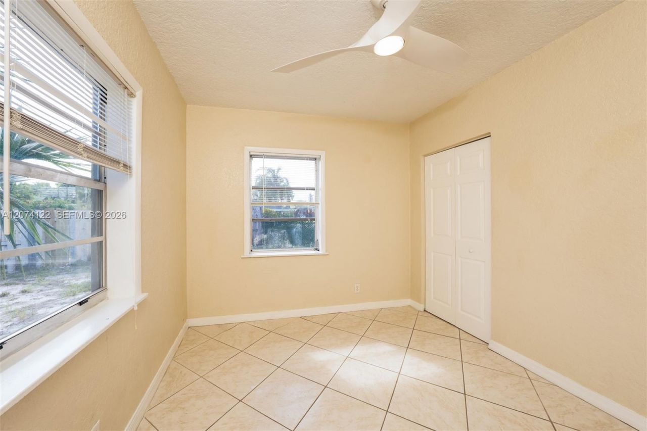 900 W Bloxham St , Lantana, FL 33462 Photo