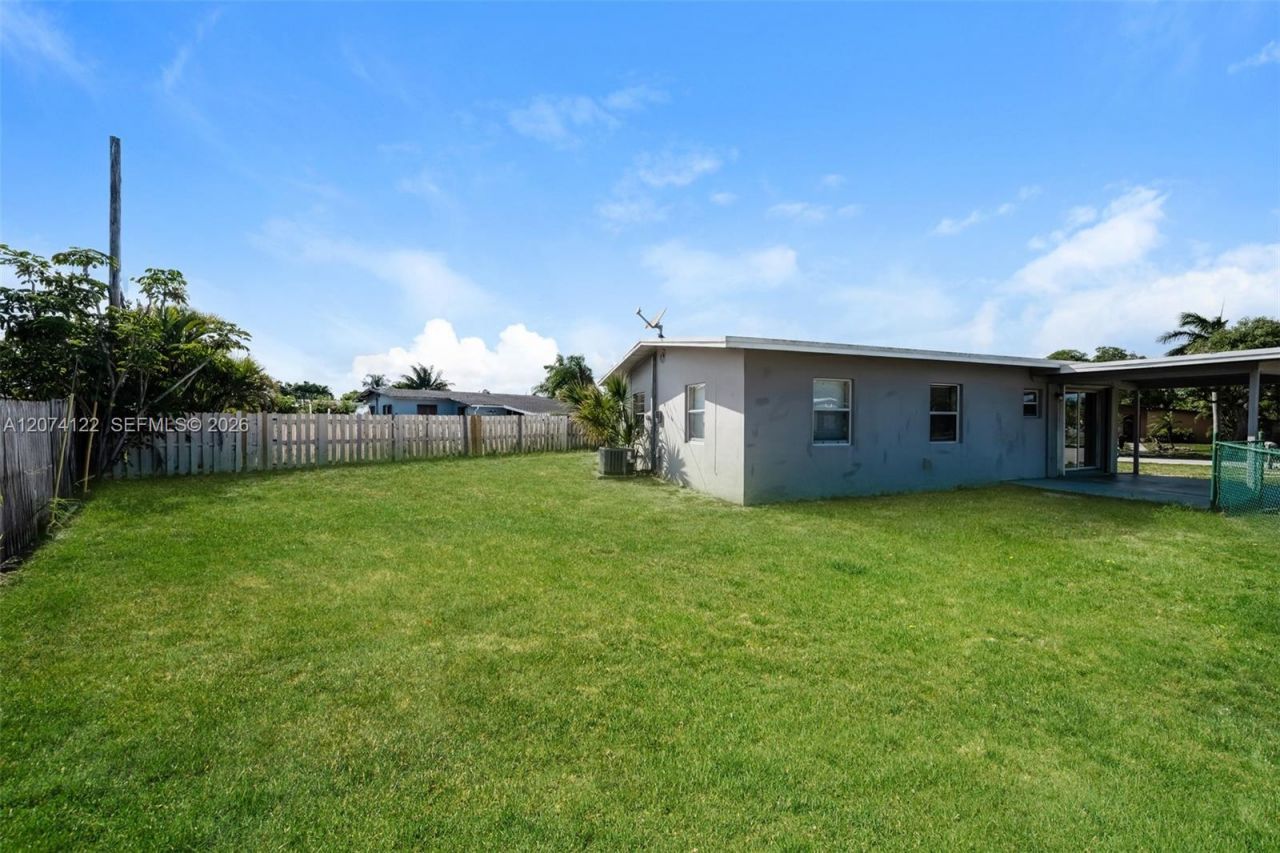 900 W Bloxham St , Lantana, FL 33462 Photo