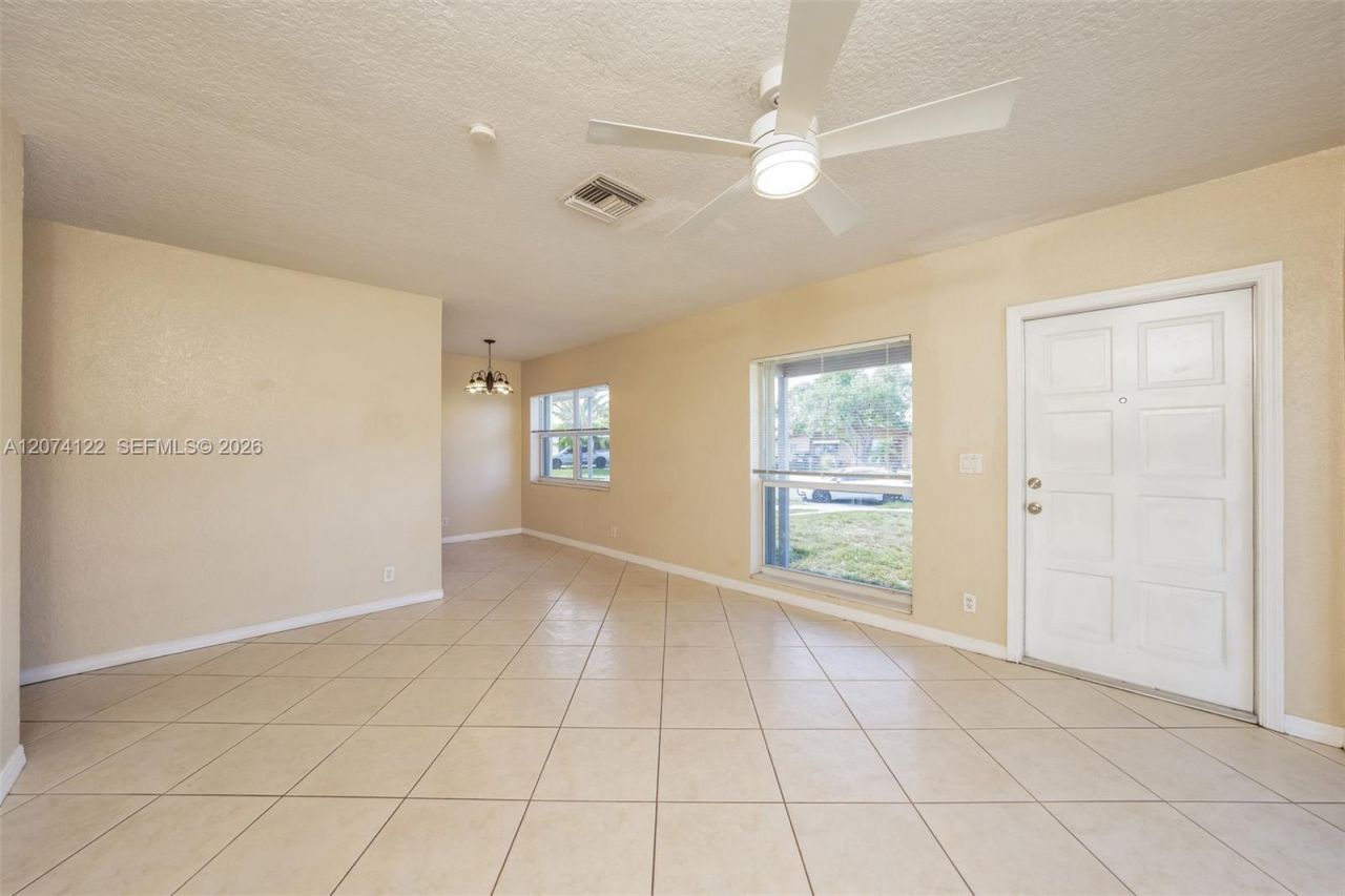 900 W Bloxham St , Lantana, FL 33462 Photo
