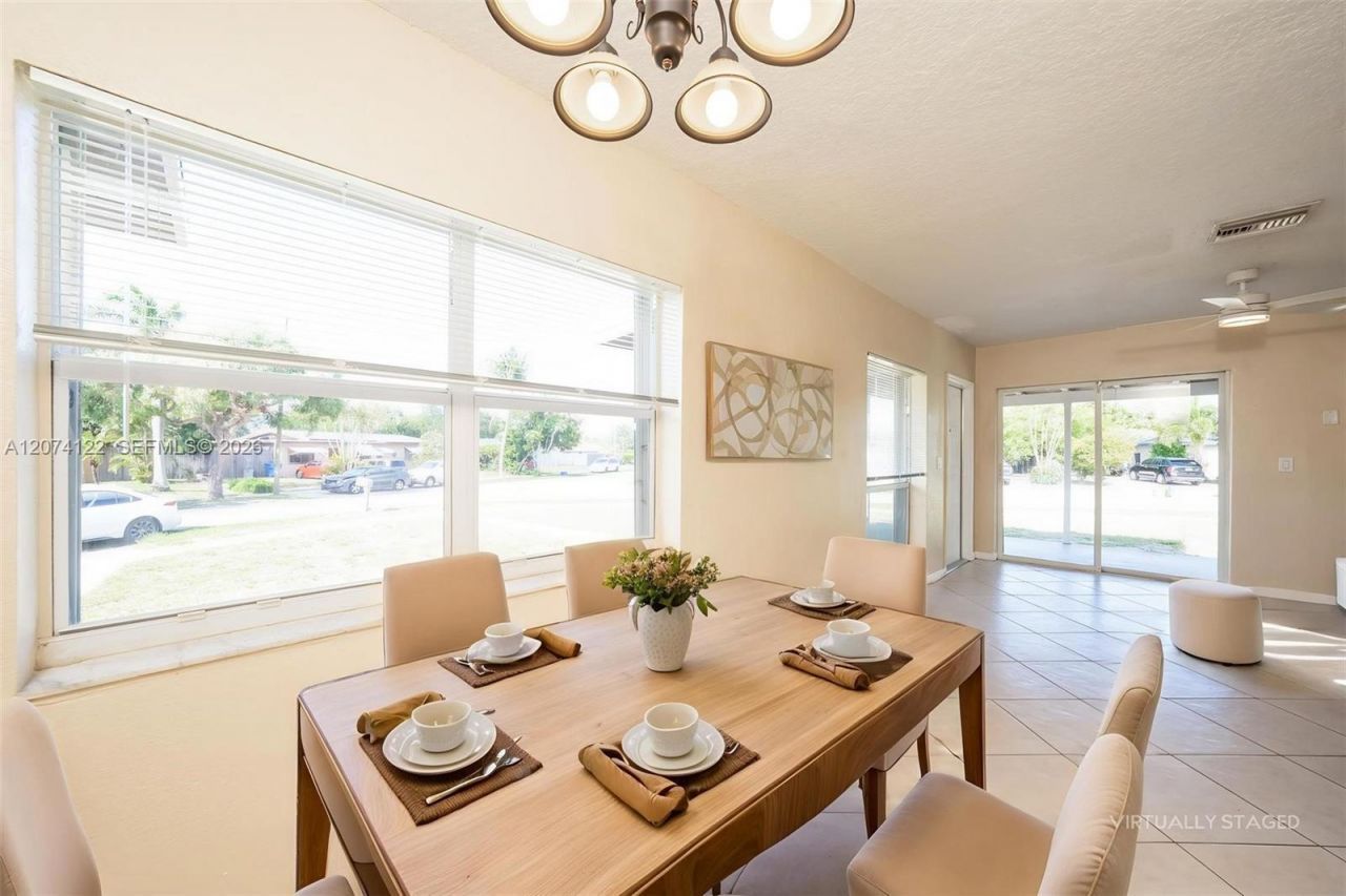 900 W Bloxham St , Lantana, FL 33462 Photo