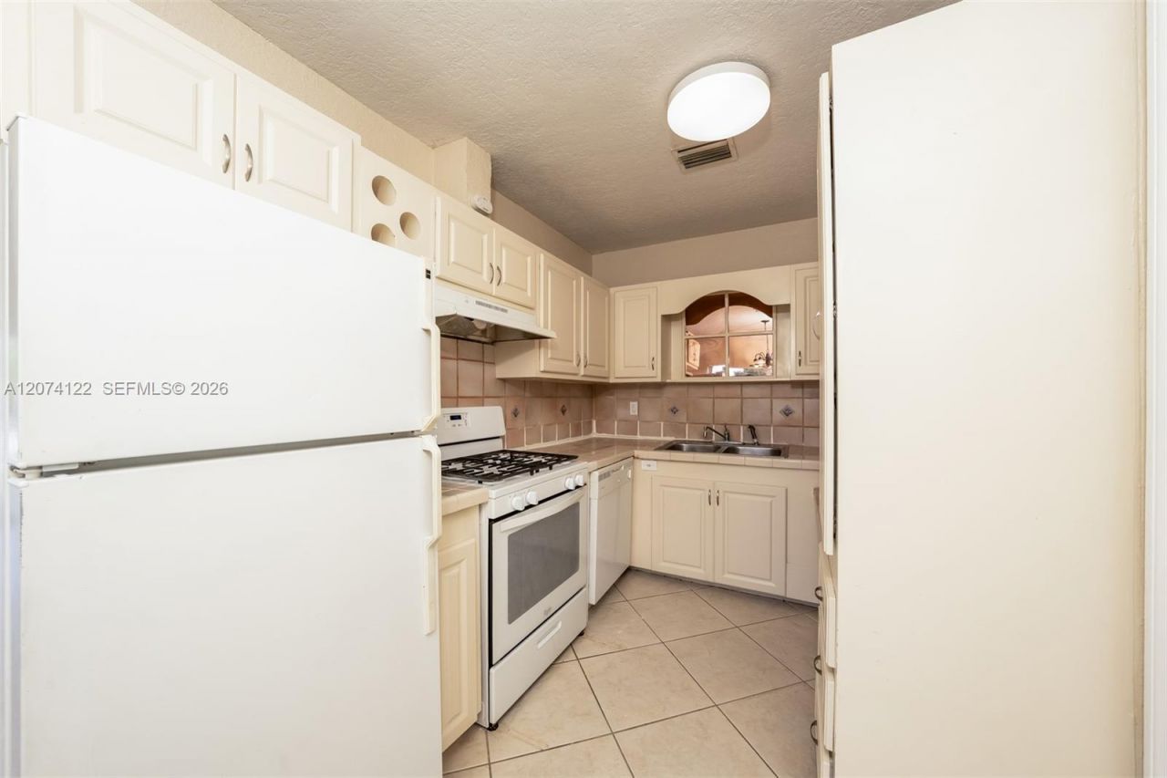 900 W Bloxham St , Lantana, FL 33462 Photo