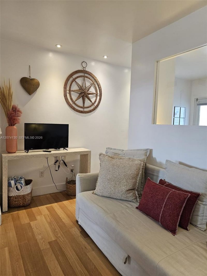 751 Collins Ave , Unit 2, Miami Beach, FL 33139 Photo