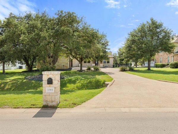 10183 Brangus RD, Driftwood, TX 78619