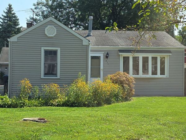 371 N La Londe Avenue , Lombard, IL 60148