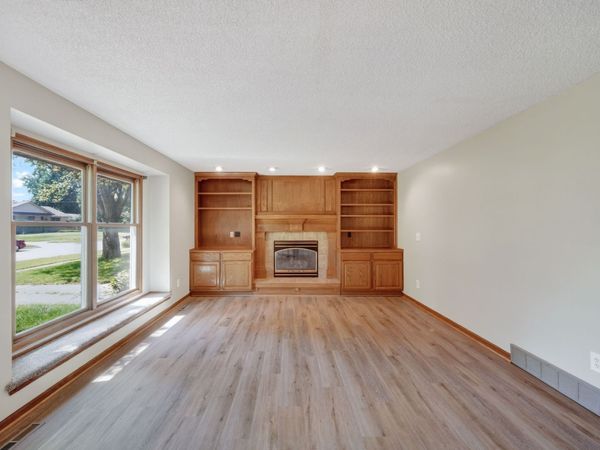 414 NE 9th Street, Ankeny, IA 50021