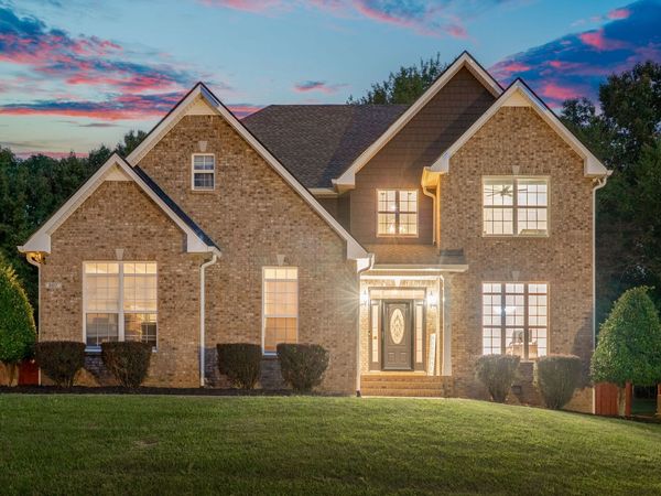 907 Terraceside Cir, Clarksville, TN 37040