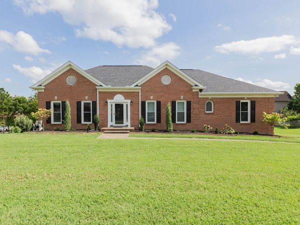 654 Potomac Dr, Clarksville, TN 37043