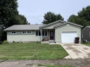 82 W Main St, Shiloh, OH 44878