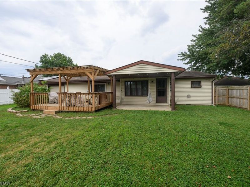 606 10th Drive NW, New Philadelphia, OH 44663 Photo 3