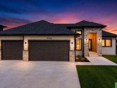 11703 S 123rd Avenue, Papillion, NE 68046