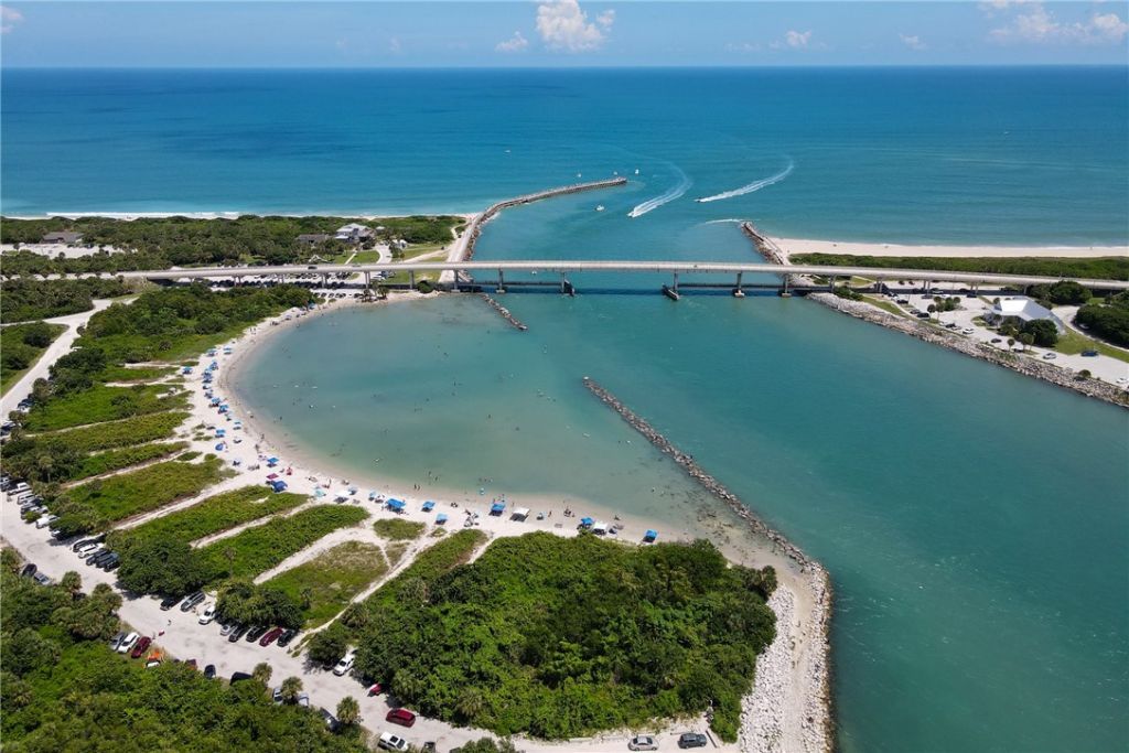 732 Wimbrow Drive, Unit 2, Sebastian, FL 32958 Photo