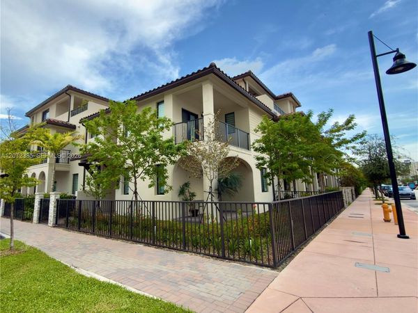 8388 NW 49th St, Doral, FL 33166