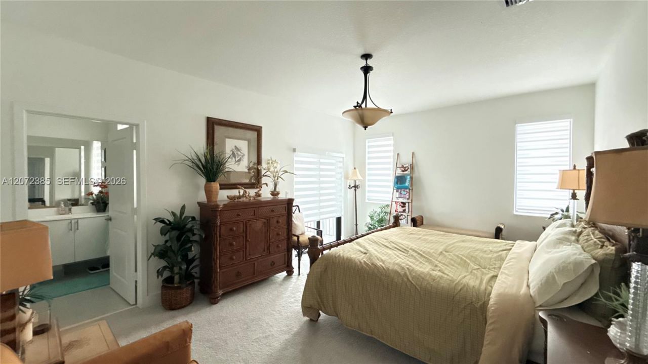 8388 NW 49th St, Doral, FL 33166 Photo