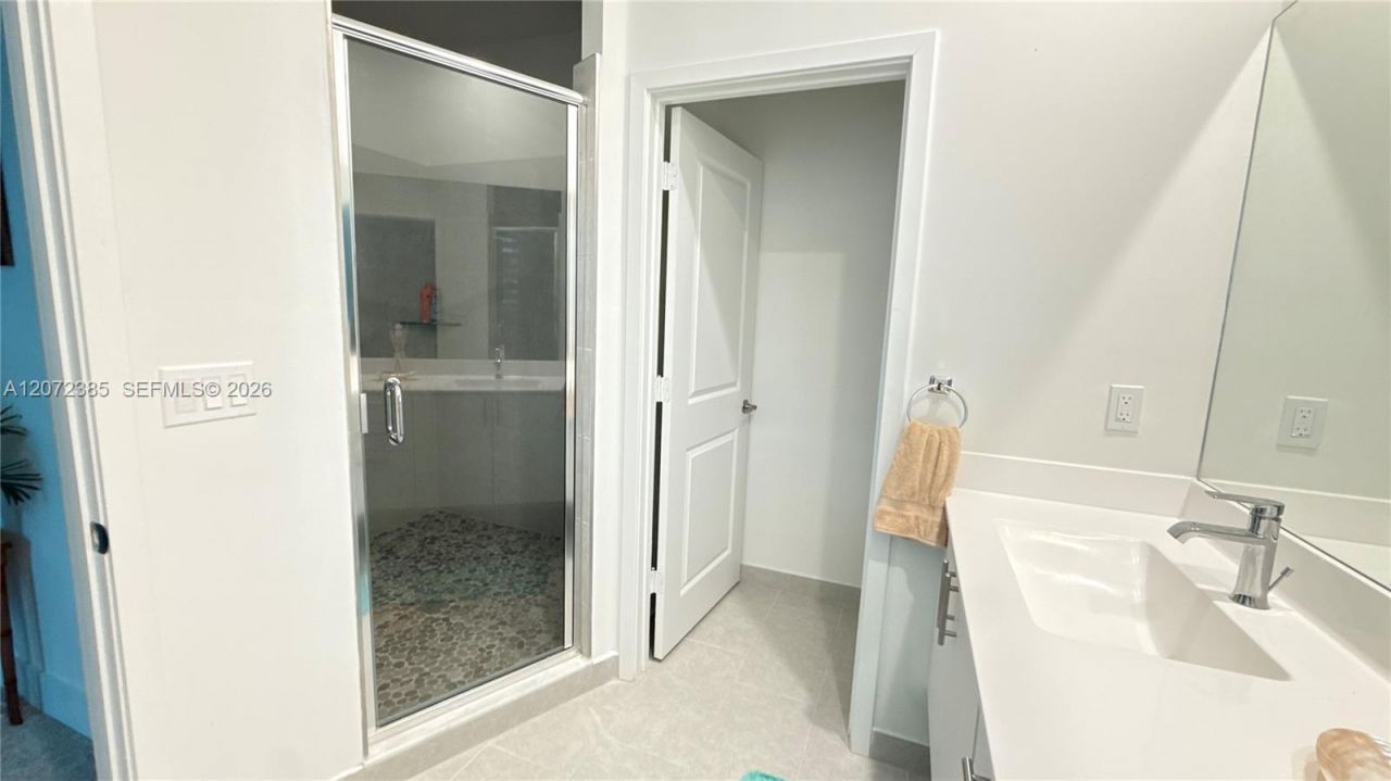8388 NW 49th St, Doral, FL 33166 Photo