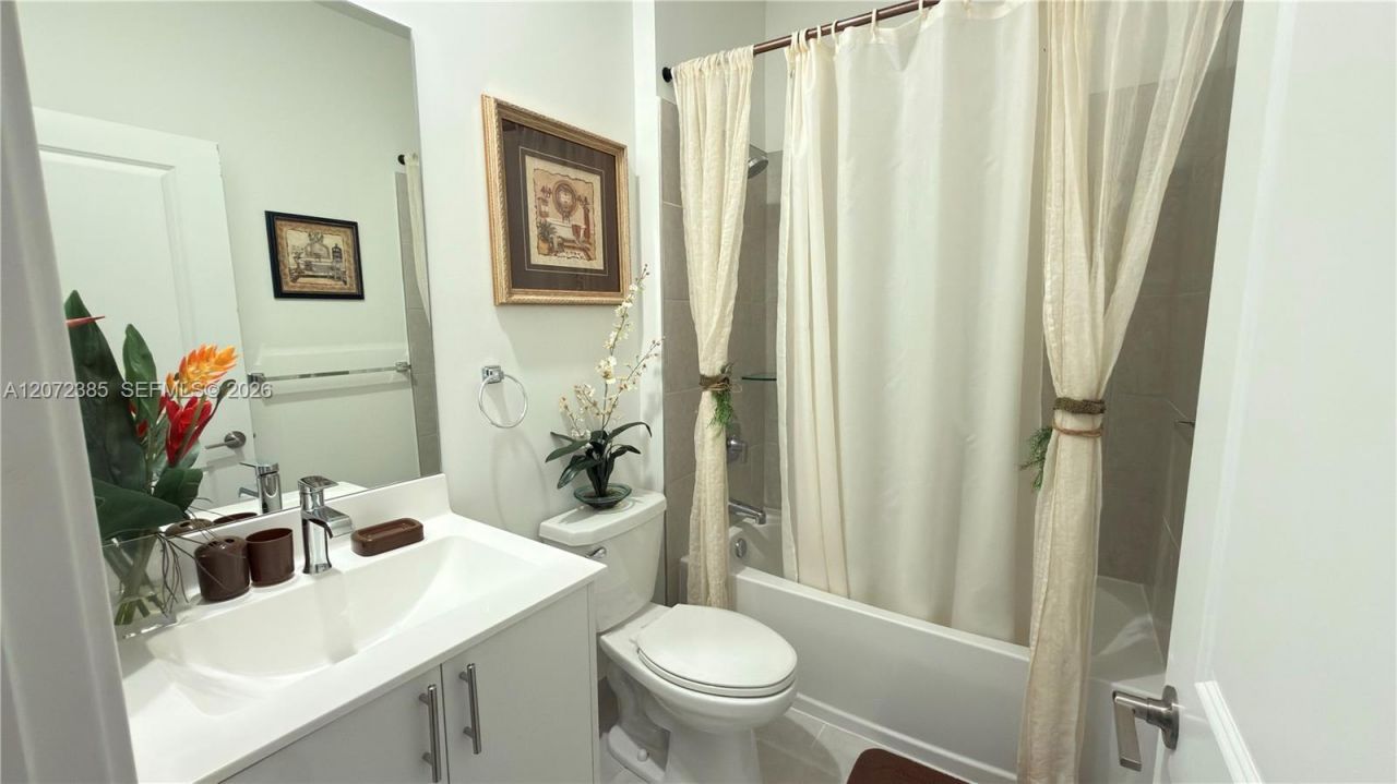8388 NW 49th St, Doral, FL 33166 Photo