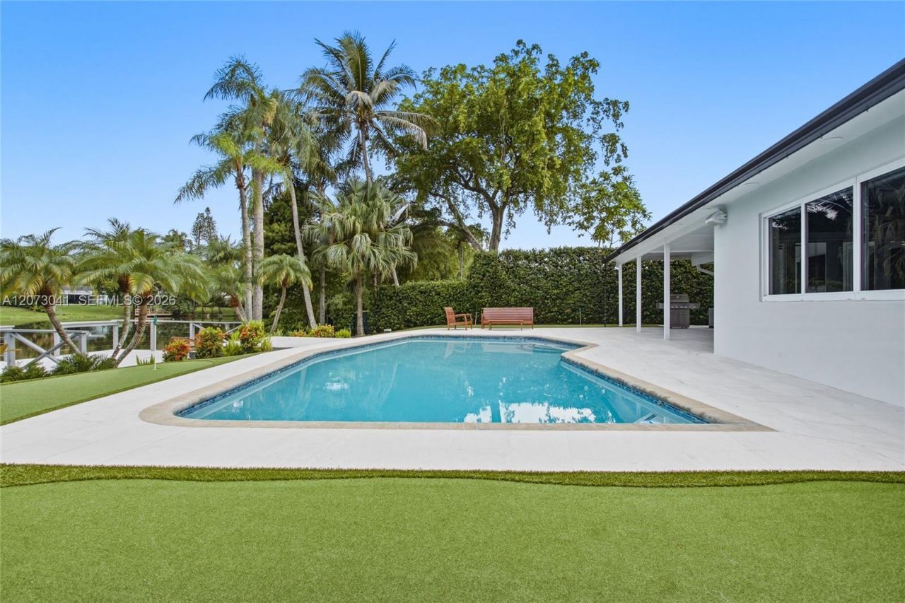 1721 NW 114th Ave , Pembroke Pines, FL 33026 Photo