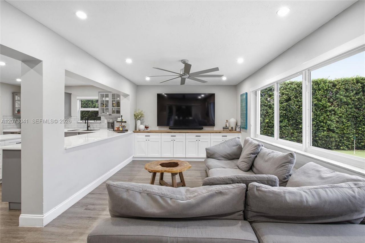 1721 NW 114th Ave , Pembroke Pines, FL 33026 Photo