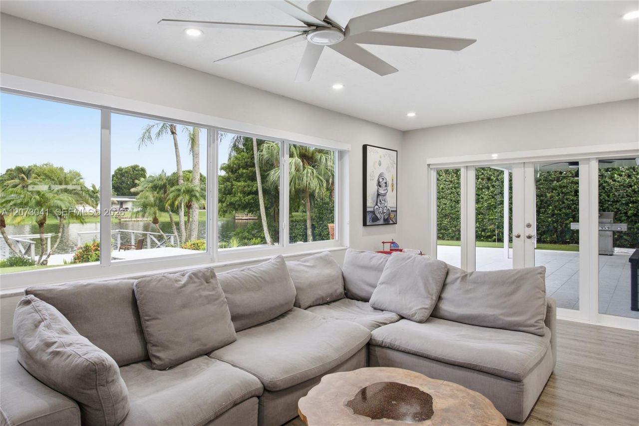 1721 NW 114th Ave , Pembroke Pines, FL 33026 Photo
