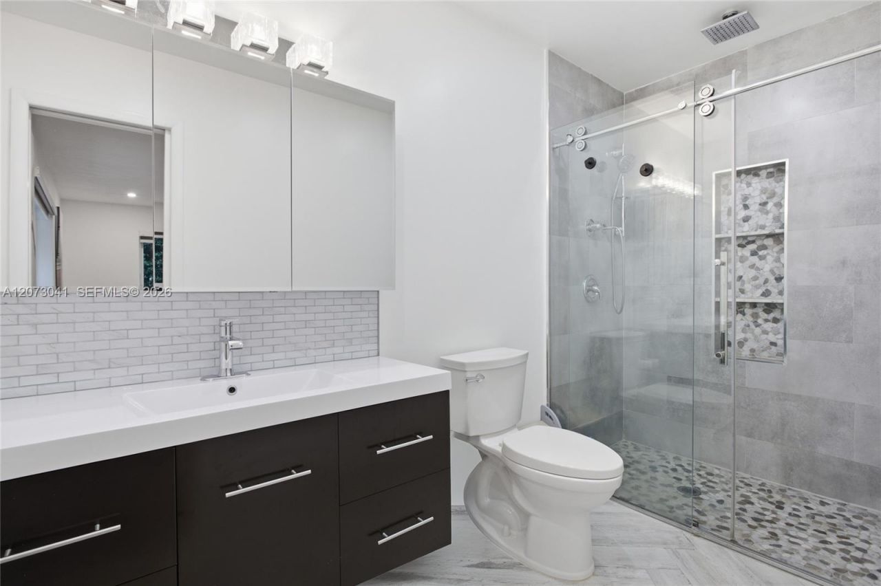 1721 NW 114th Ave , Pembroke Pines, FL 33026 Photo