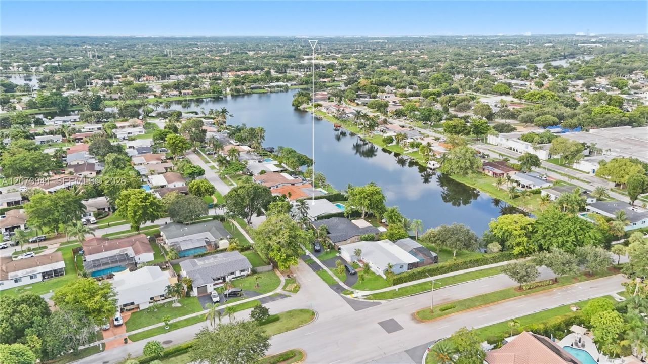 1721 NW 114th Ave , Pembroke Pines, FL 33026 Photo