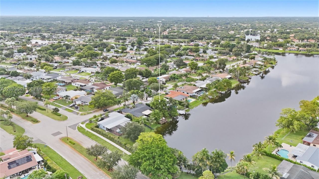 1721 NW 114th Ave , Pembroke Pines, FL 33026 Photo