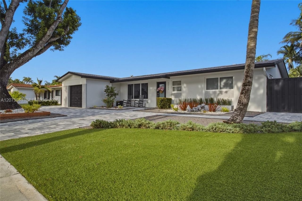 1721 NW 114th Ave , Pembroke Pines, FL 33026 Photo