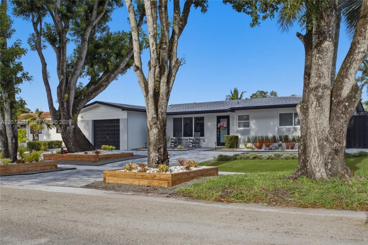1721 NW 114th Ave , Pembroke Pines, FL 33026 Photo