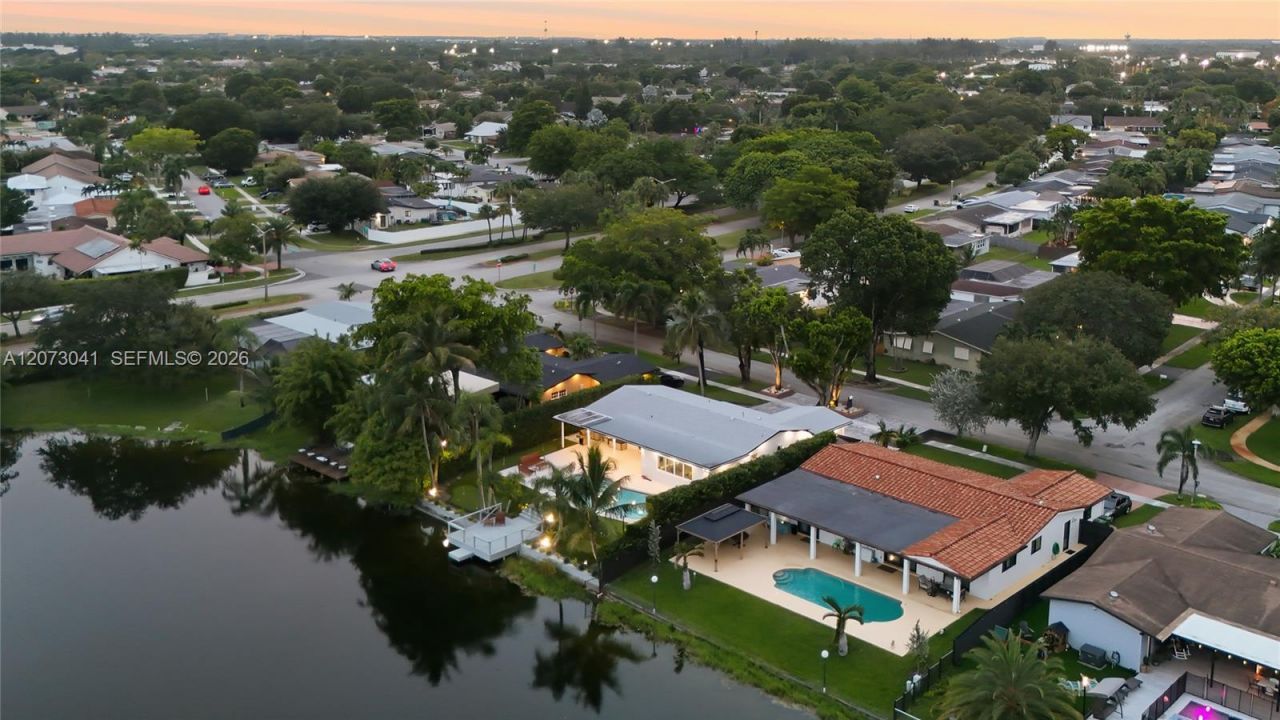 1721 NW 114th Ave , Pembroke Pines, FL 33026 Photo