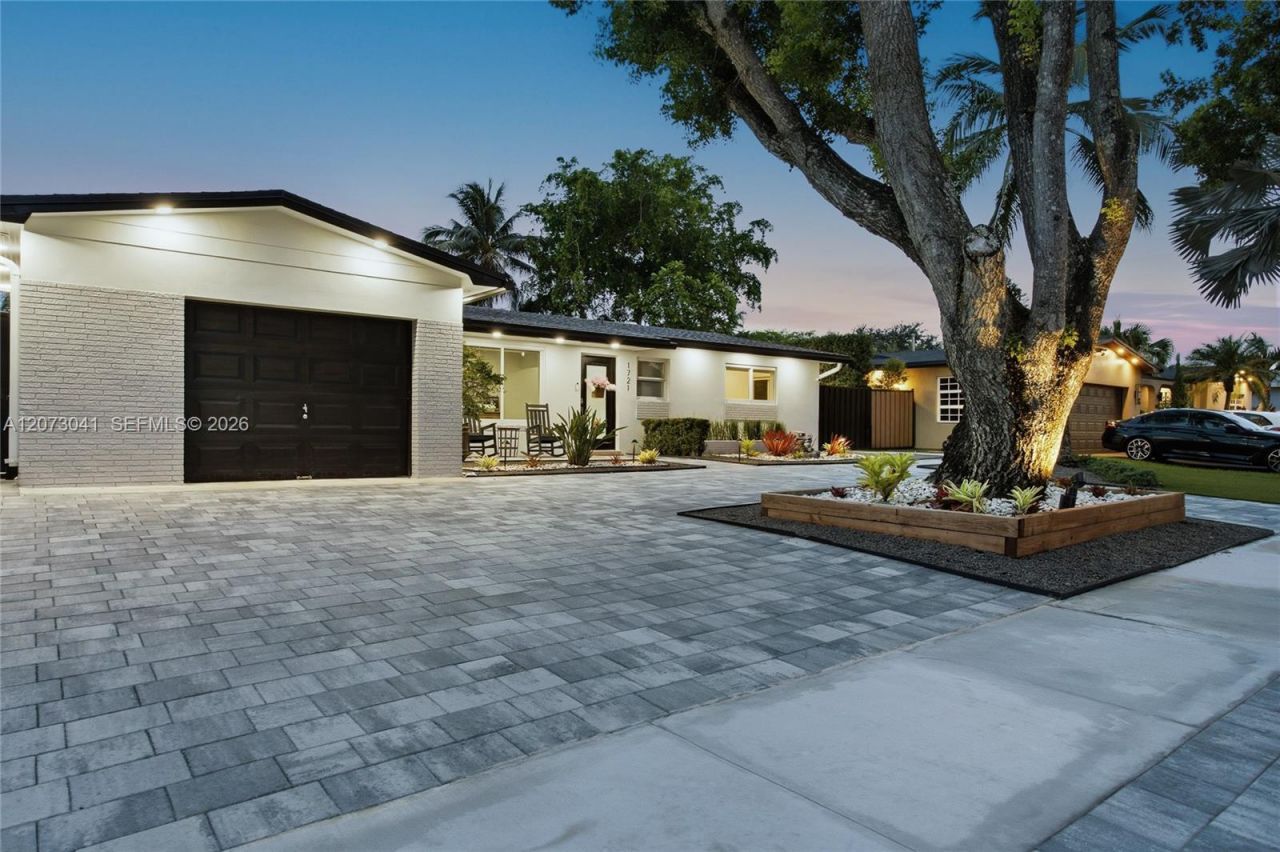1721 NW 114th Ave , Pembroke Pines, FL 33026 Photo